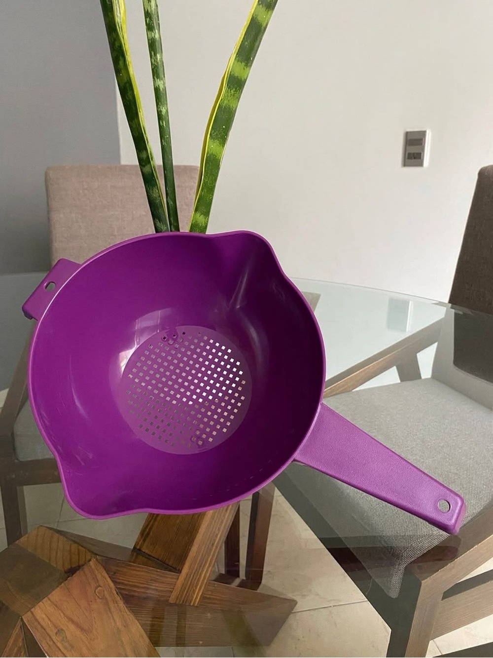 Tupperware Purple Plastic Kitchen Strainer with Handle small